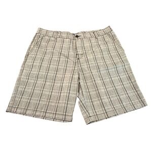 Valor Collective Mens Plaid Shorts Grey Black Size 38 Flat Front Casual